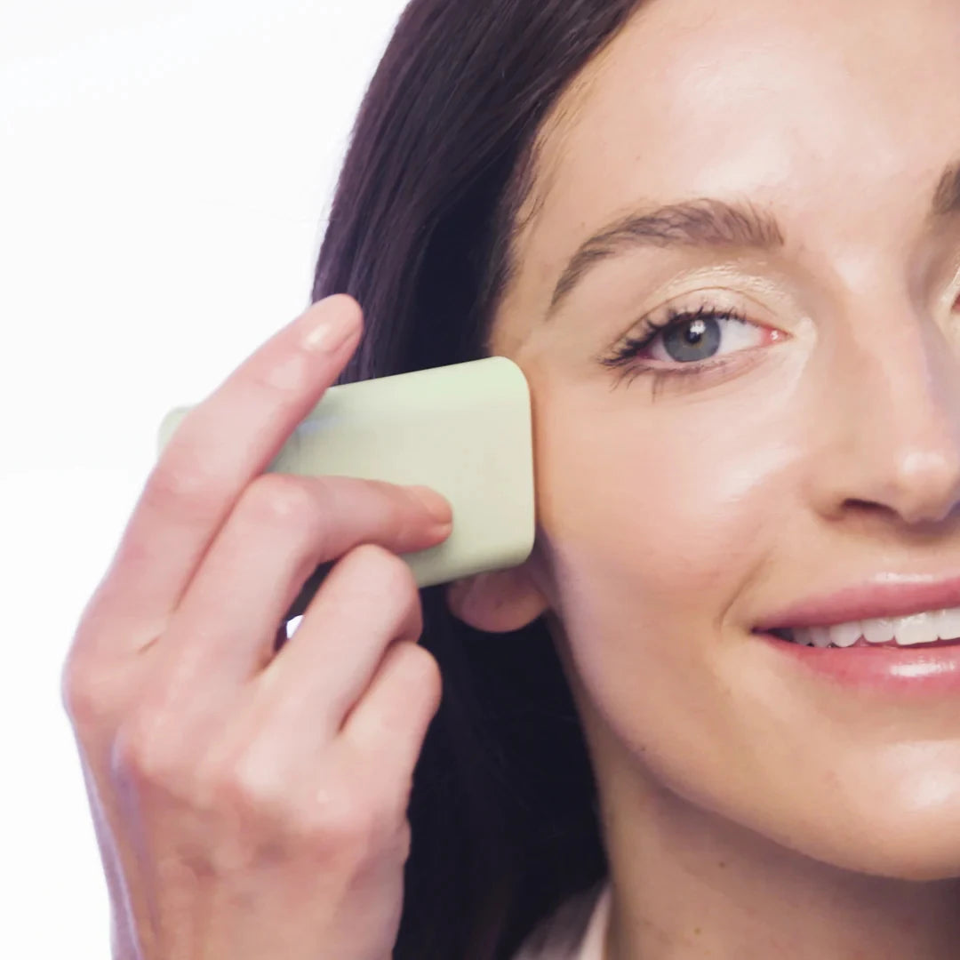 Iluminador en Barra 2 en 1 – Maquillaje Multiusos de Larga Duración