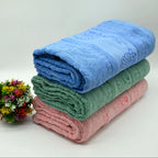 Toalla de baño con diseño Monticello – 70 cm x 140 cm – 1 pieza en color al azar