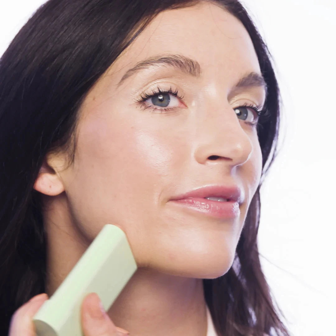 Iluminador en Barra 2 en 1 – Maquillaje Multiusos de Larga Duración